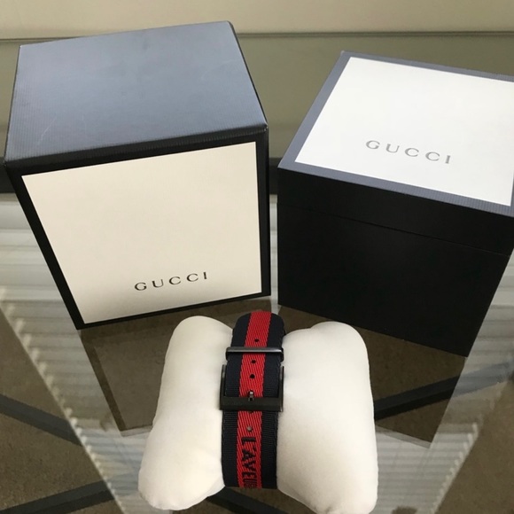 Gucci Dive Tiger Embroidered Watch (Perfect Gift!) - Picture 5 of 7